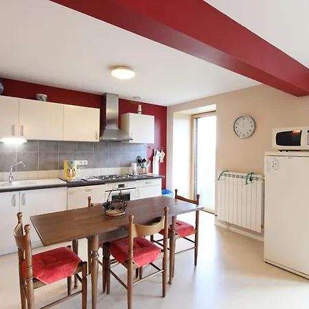 Ancien Corps De Ferme Renove, 3 Ch., Jardin, Jeux, Prox. St-flour, Ski, Rando, Baignade - Fr-1-742-313 *